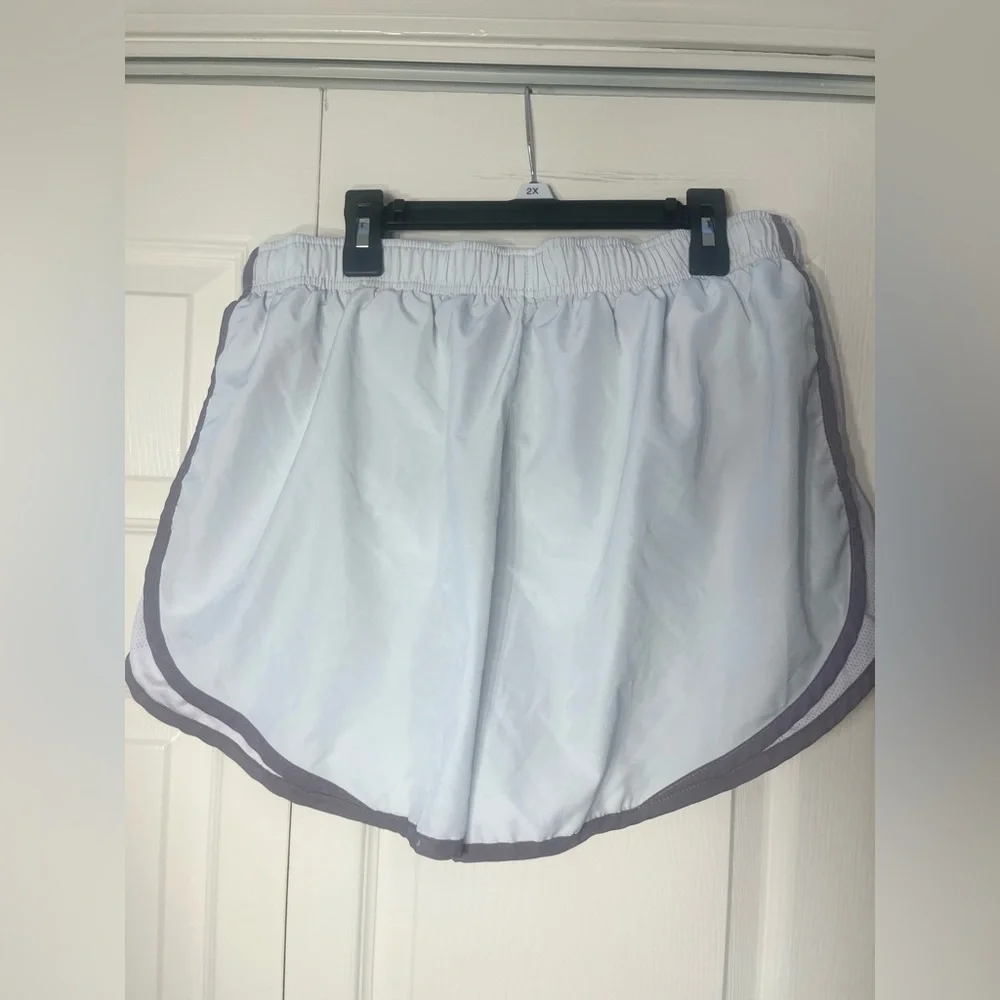 Nike Women’s DriFit Athletic Running Shorts Size XL - Picture 6 of 7